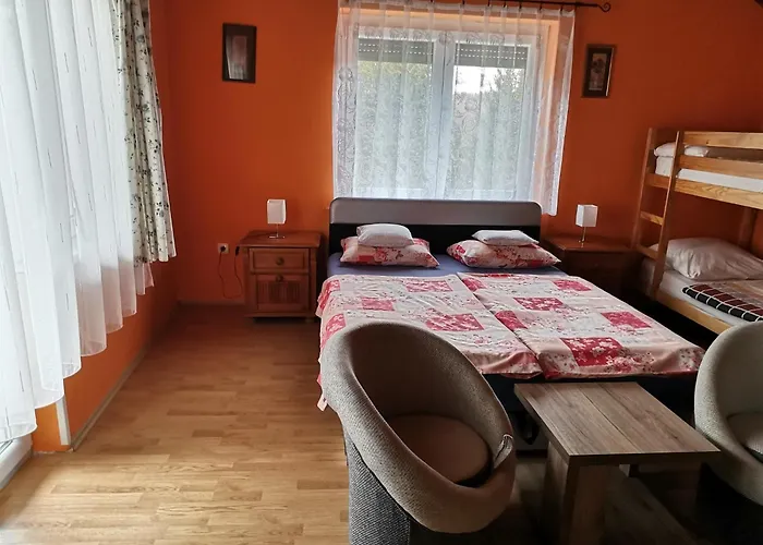 Fenyő Casa de hóspedes 3*